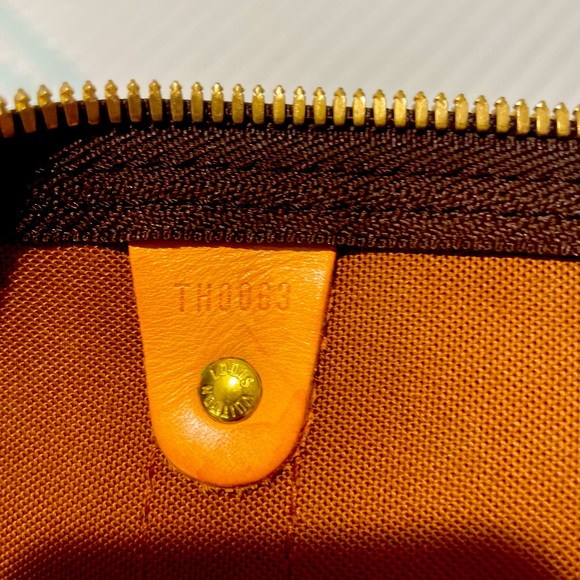 Auotentic Louis Vuitton travel bag - Picture 6 of 7